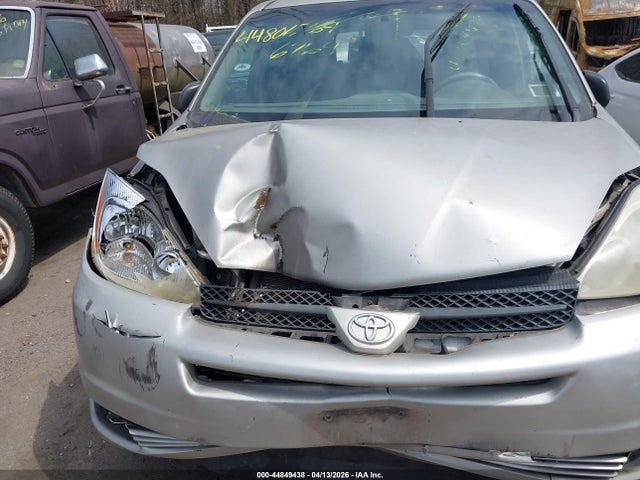 Toyota Sienna Le