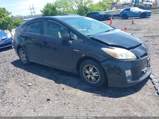Salvage Toyota Prius Image