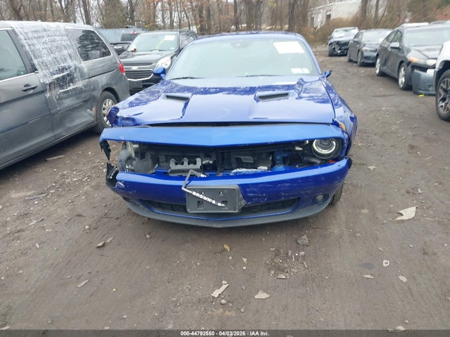Dodge Challenger Sxt Awd