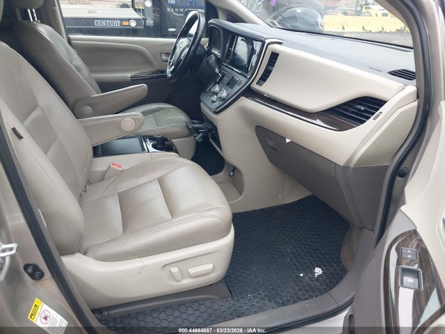 Toyota Sienna Xle 8 Passenger