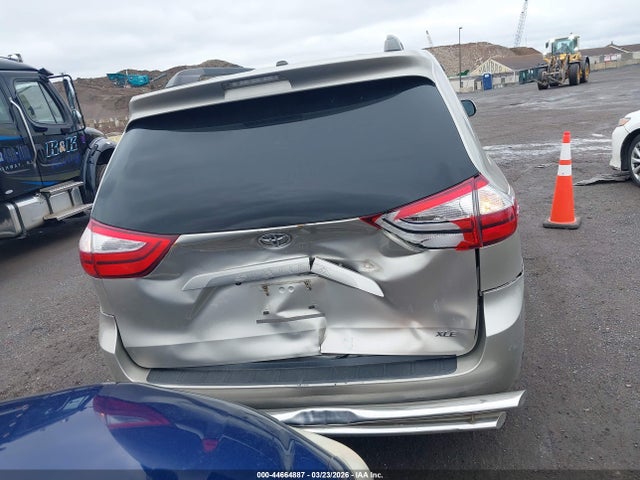 Toyota Sienna Xle 8 Passenger