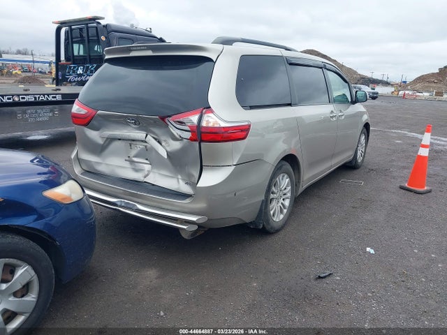 Toyota Sienna Xle 8 Passenger