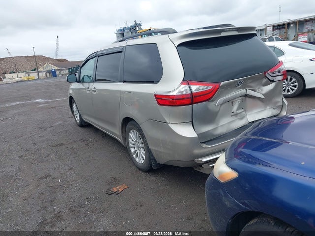Toyota Sienna Xle 8 Passenger
