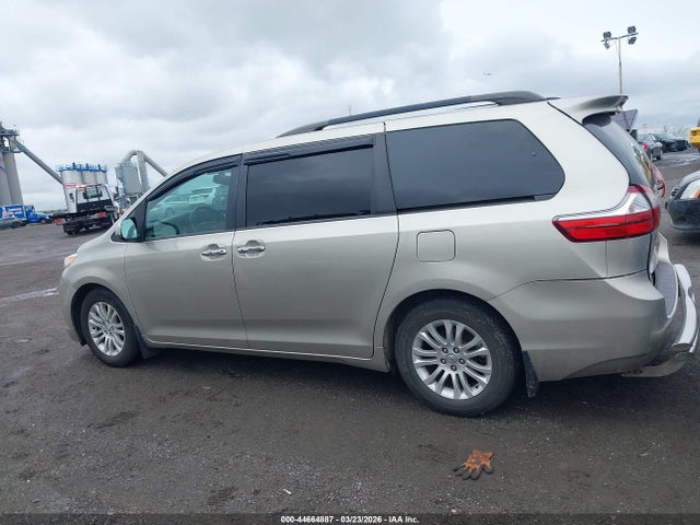Toyota Sienna Xle 8 Passenger