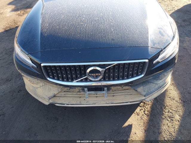 Volvo V60 Cross Country T5