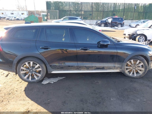 Volvo V60 Cross Country T5