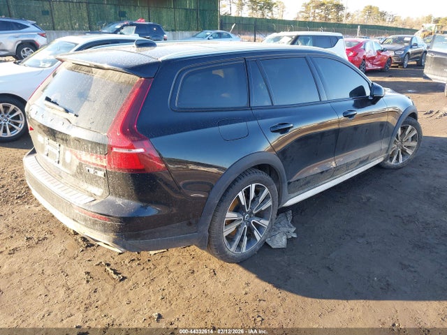 Volvo V60 Cross Country T5