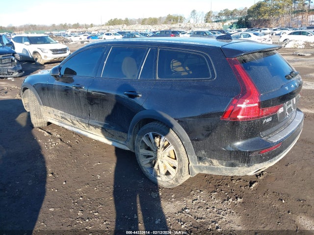 Volvo V60 Cross Country T5