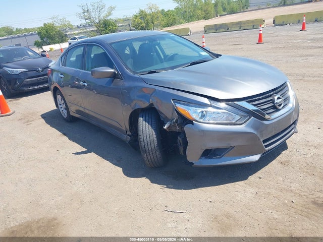 Salvage Nissan Altima Image