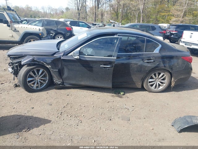 INFINITI Q50 Hybrid Premium
