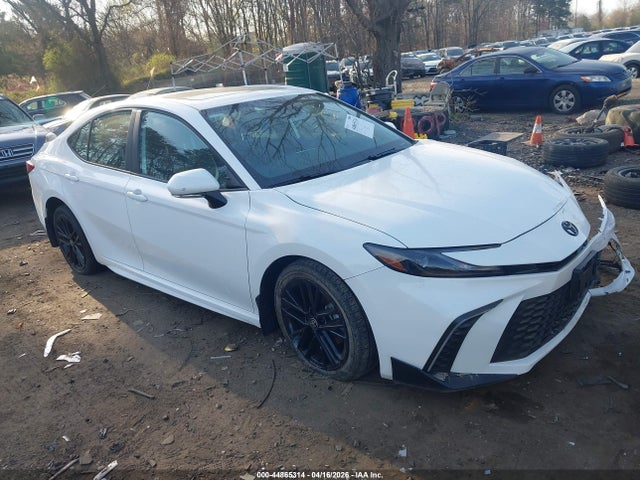 Salvage Toyota Camry Image