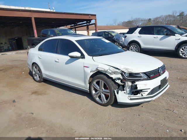 Salvage Volkswagen Jetta Image