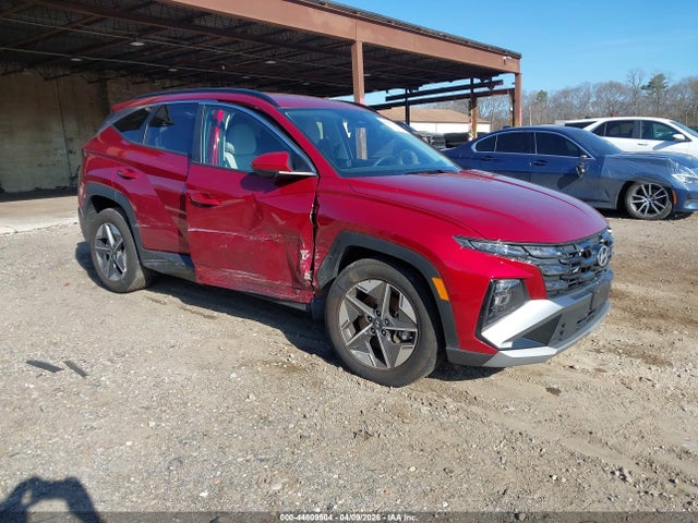 Salvage Hyundai TUCSON Image