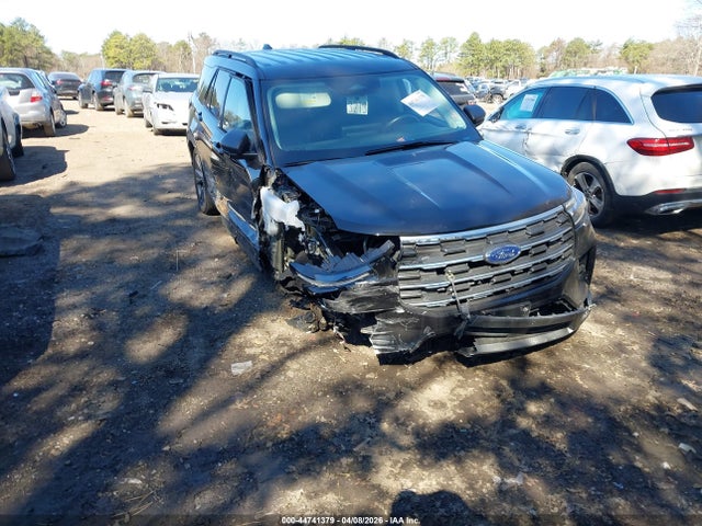 Salvage Ford Explorer Image