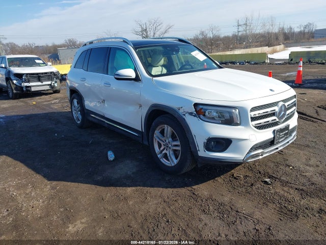 Salvage Mercedes-Benz GLB Image