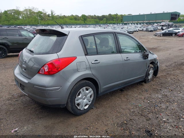 Nissan Versa 1.8 S
