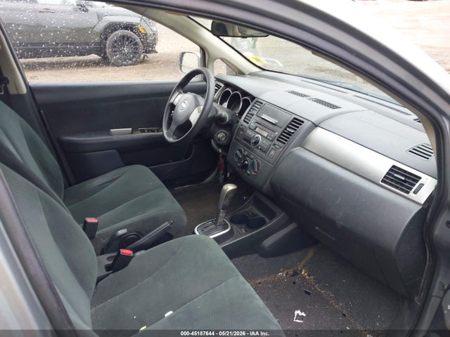 Nissan Versa 1.8 S