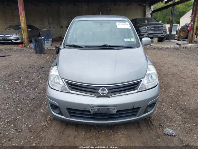 Nissan Versa 1.8 S