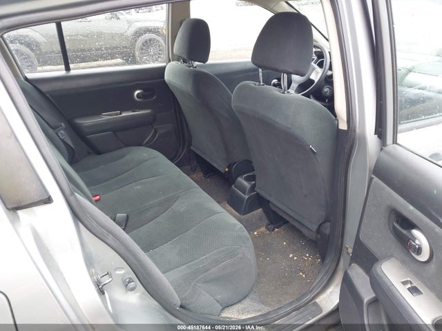 Nissan Versa 1.8 S