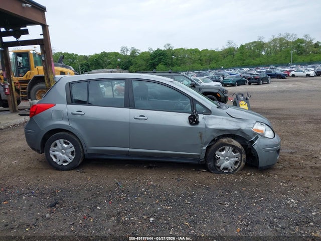 Nissan Versa 1.8 S