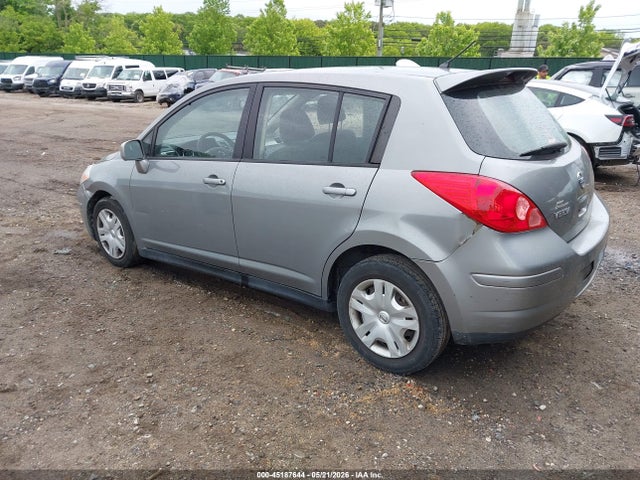 Nissan Versa 1.8 S
