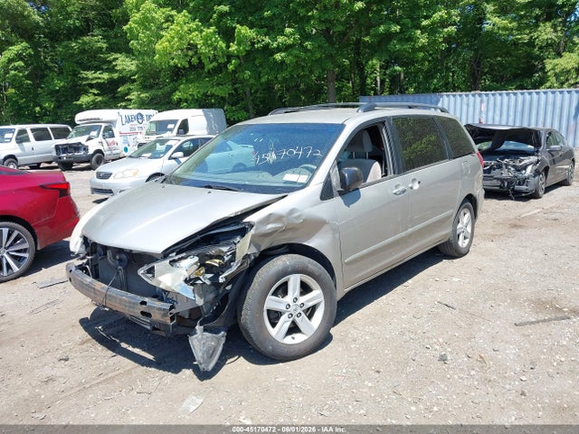 Toyota Sienna Le
