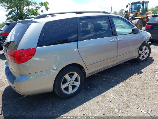 Toyota Sienna Le