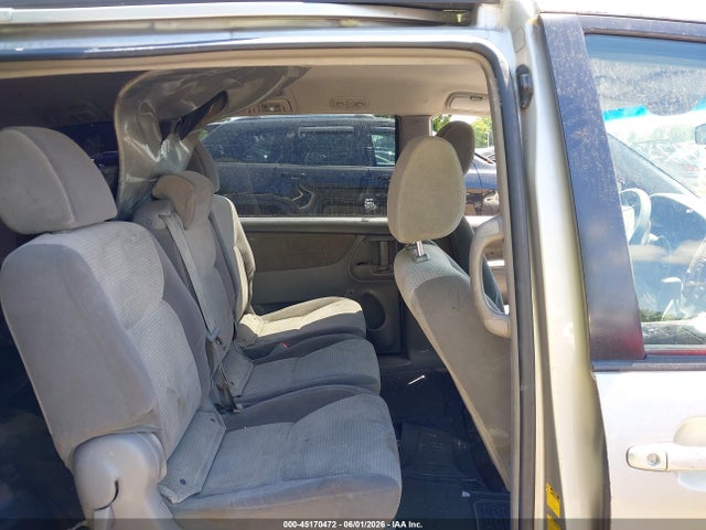Toyota Sienna Le