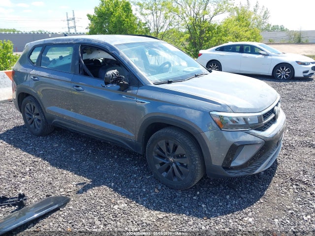 Salvage Volkswagen Taos Image