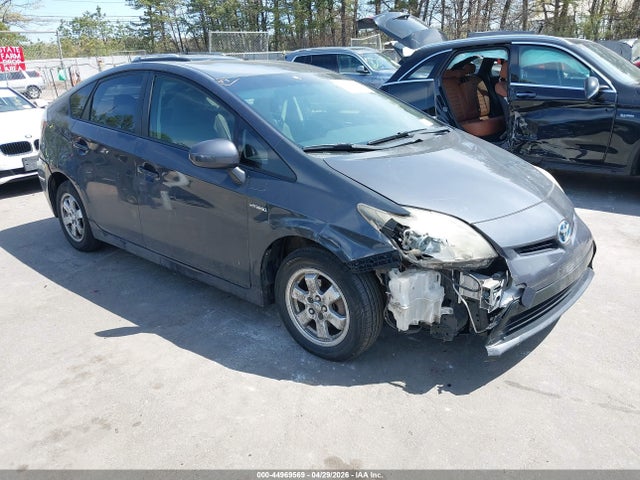 Salvage Toyota Prius Image