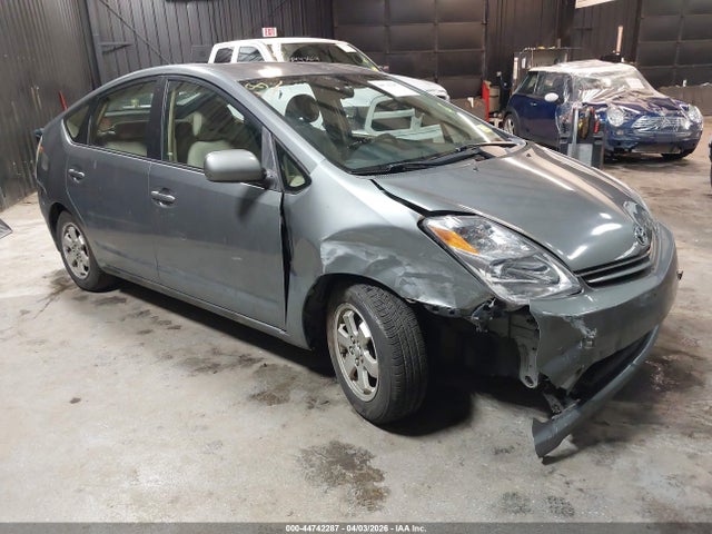 Salvage Toyota Prius Image