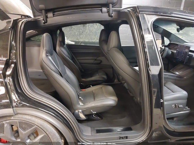 Tesla Model X Plaid
