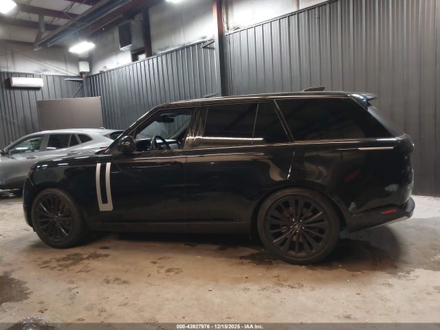 Land Rover Range Rover First Edition