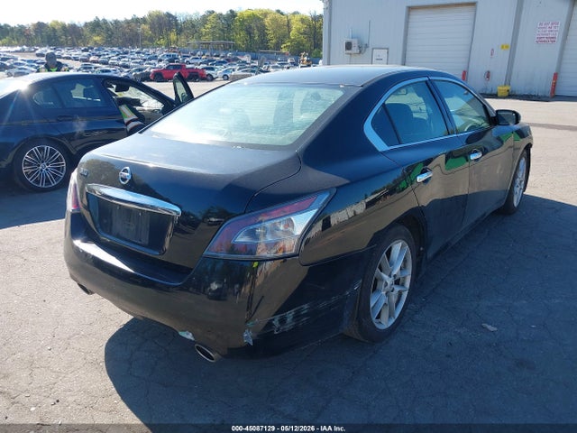 Nissan Maxima