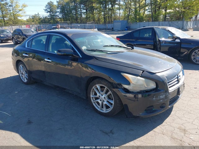 Salvage Nissan Maxima Image