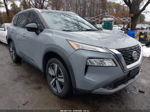 Salvage Nissan Rogue Image