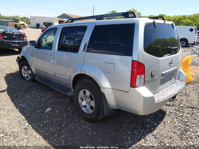 Nissan Pathfinder Se