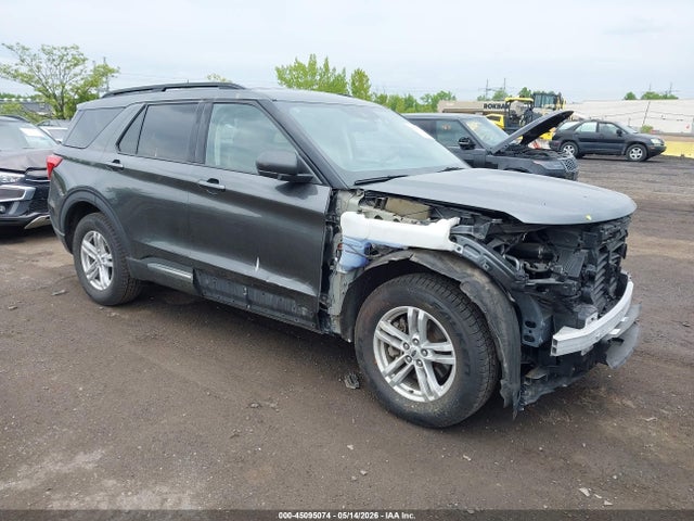 Salvage Ford Explorer Image