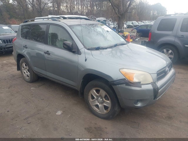 Salvage Toyota RAV4 Image