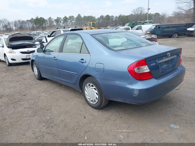 Toyota Camry Le V6