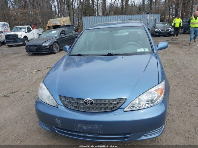 Toyota Camry Le V6