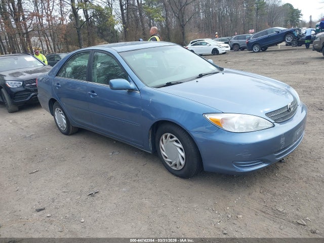 Salvage Toyota Camry Image