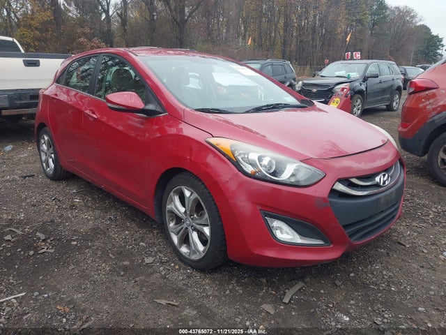 Salvage Hyundai ELANTRA Image