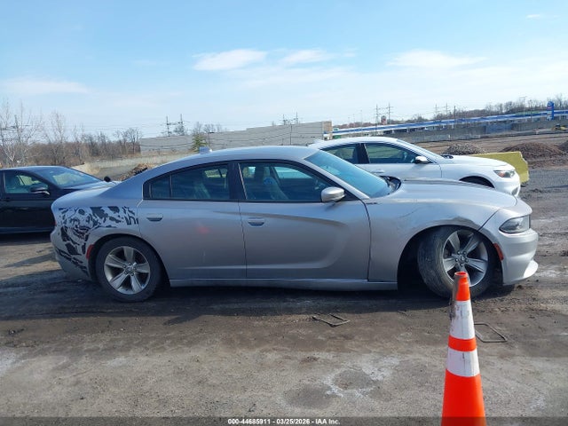 Dodge Charger Sxt