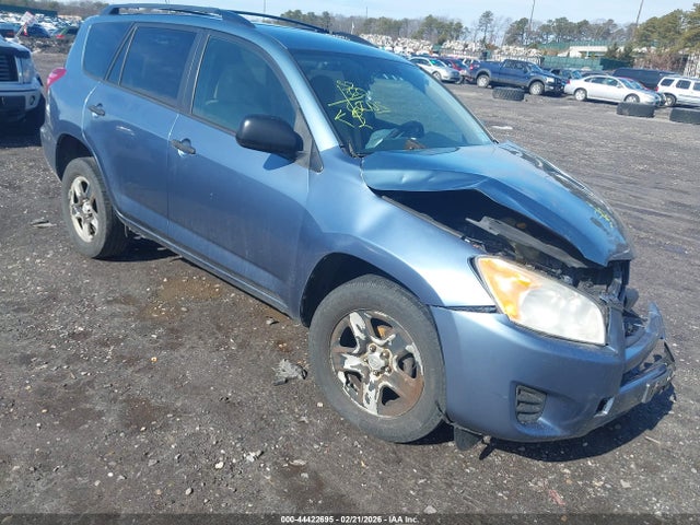 Salvage Toyota RAV4 Image