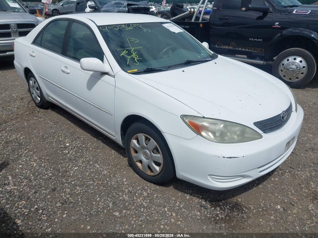 Salvage Toyota Camry Image