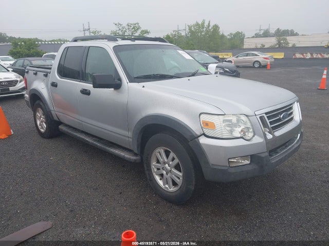 Salvage Ford Explorer Image