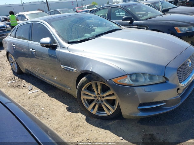 Salvage Jaguar XJ Image