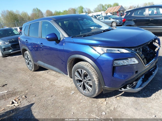 Salvage Nissan Rogue Image
