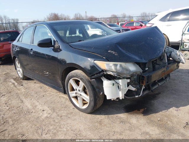 Salvage Toyota Camry Image
